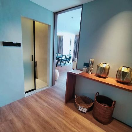 Roxy Beach Resort Sematan 외부 사진