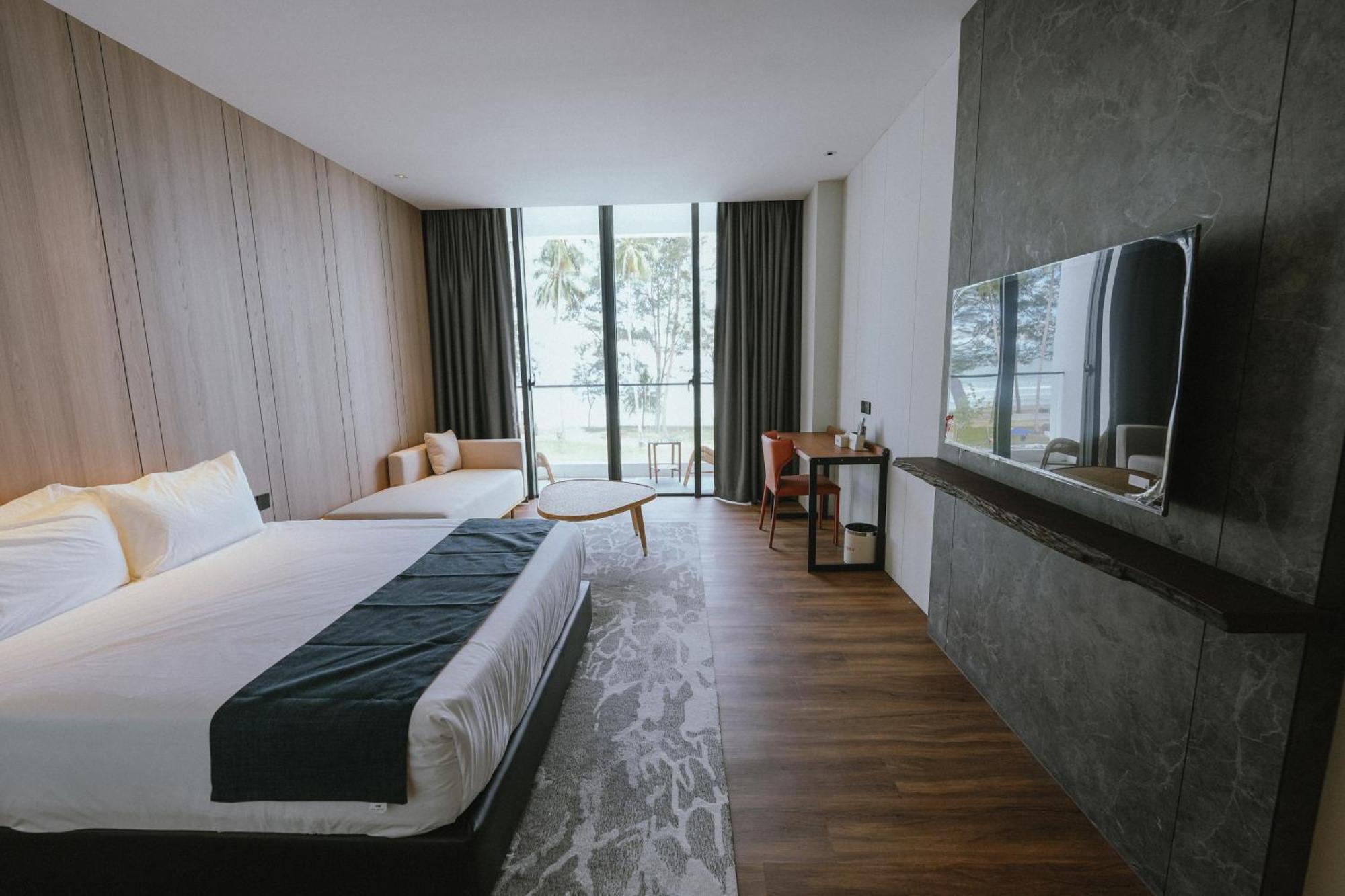 Roxy Beach Resort Sematan 외부 사진