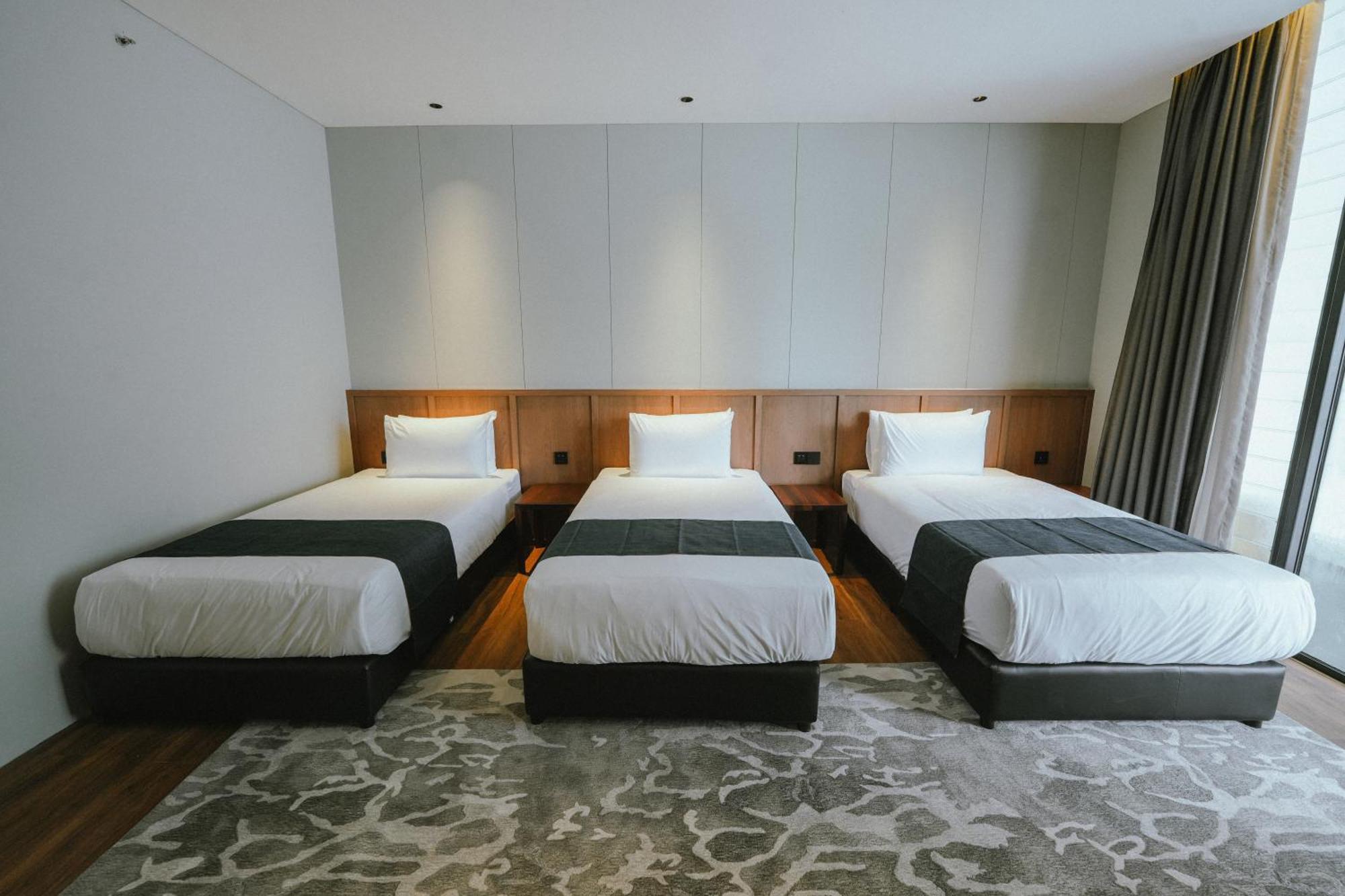 Roxy Beach Resort Sematan 외부 사진