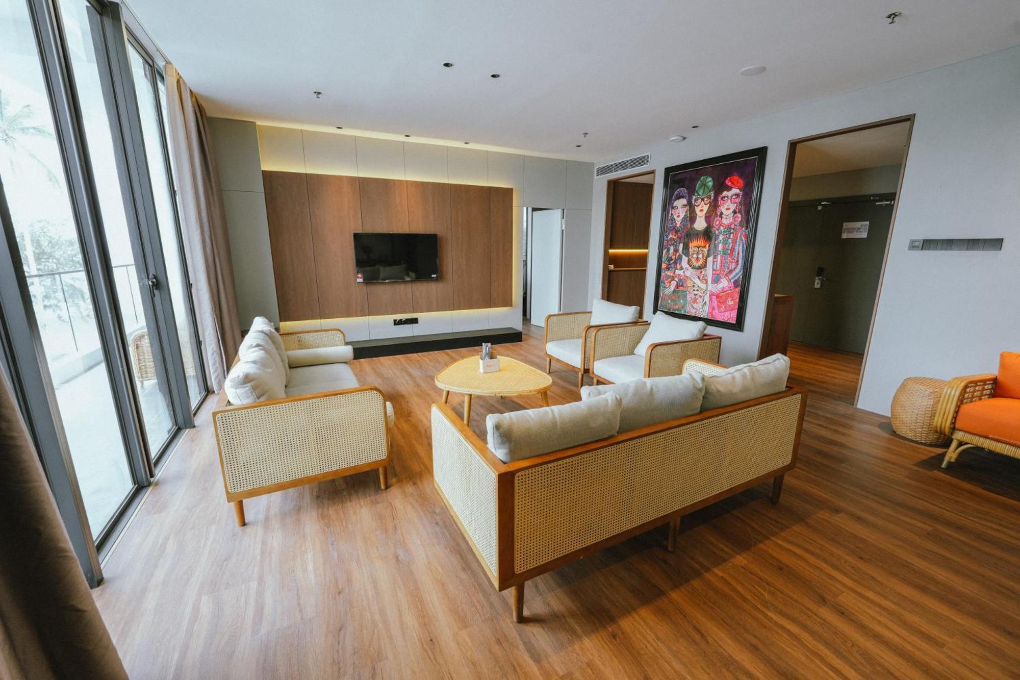 Roxy Beach Resort Sematan 외부 사진