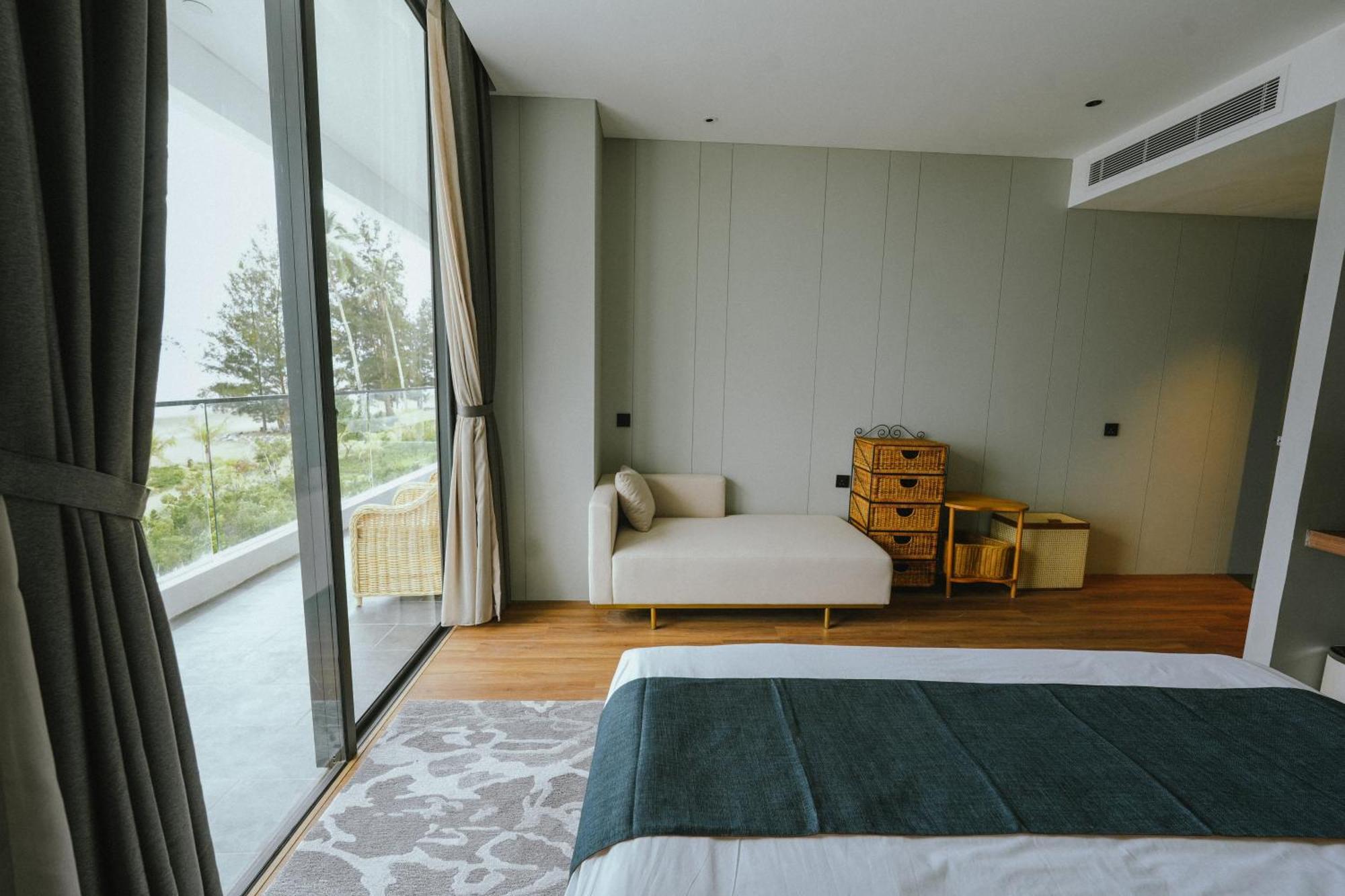Roxy Beach Resort Sematan 외부 사진
