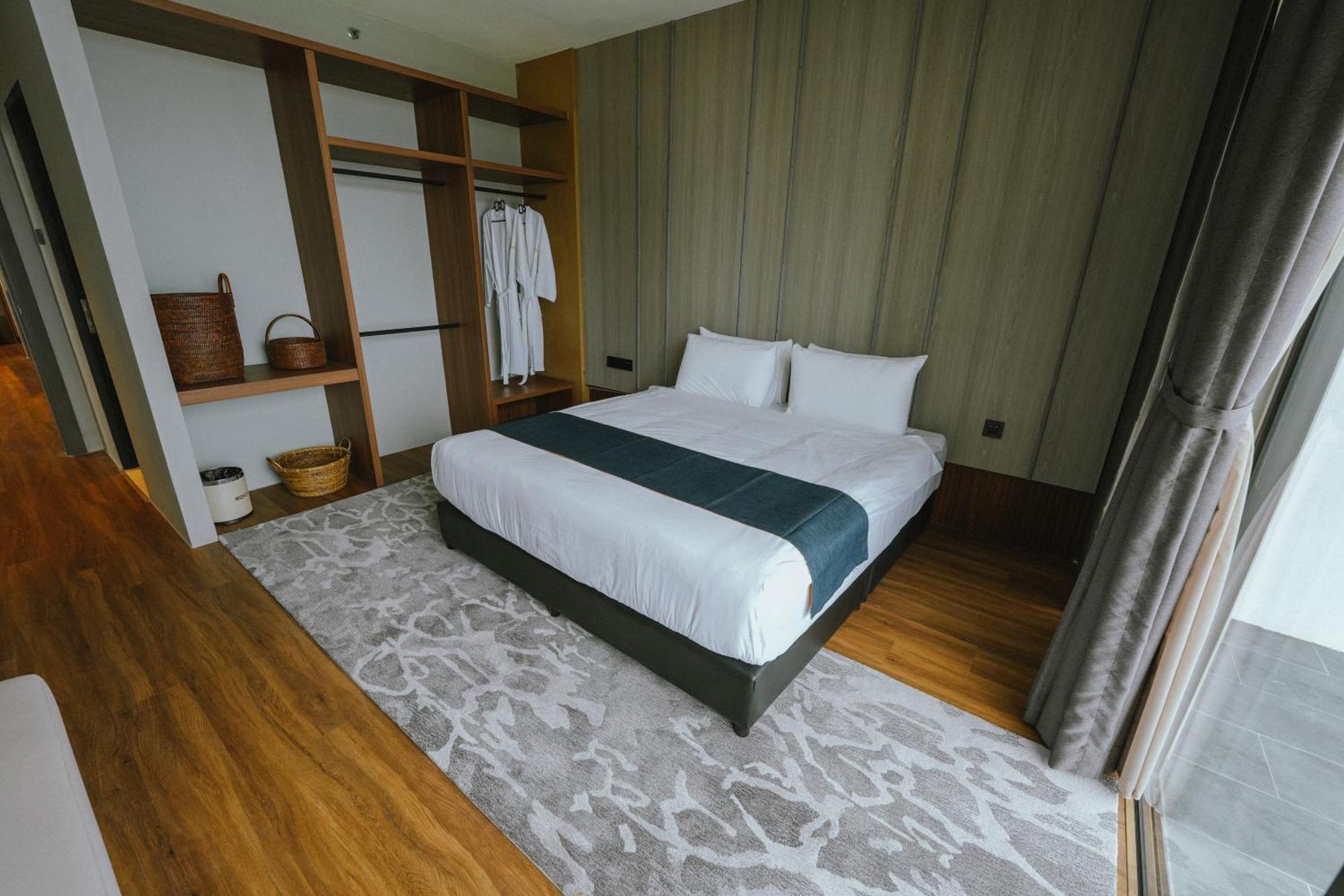 Roxy Beach Resort Sematan 외부 사진