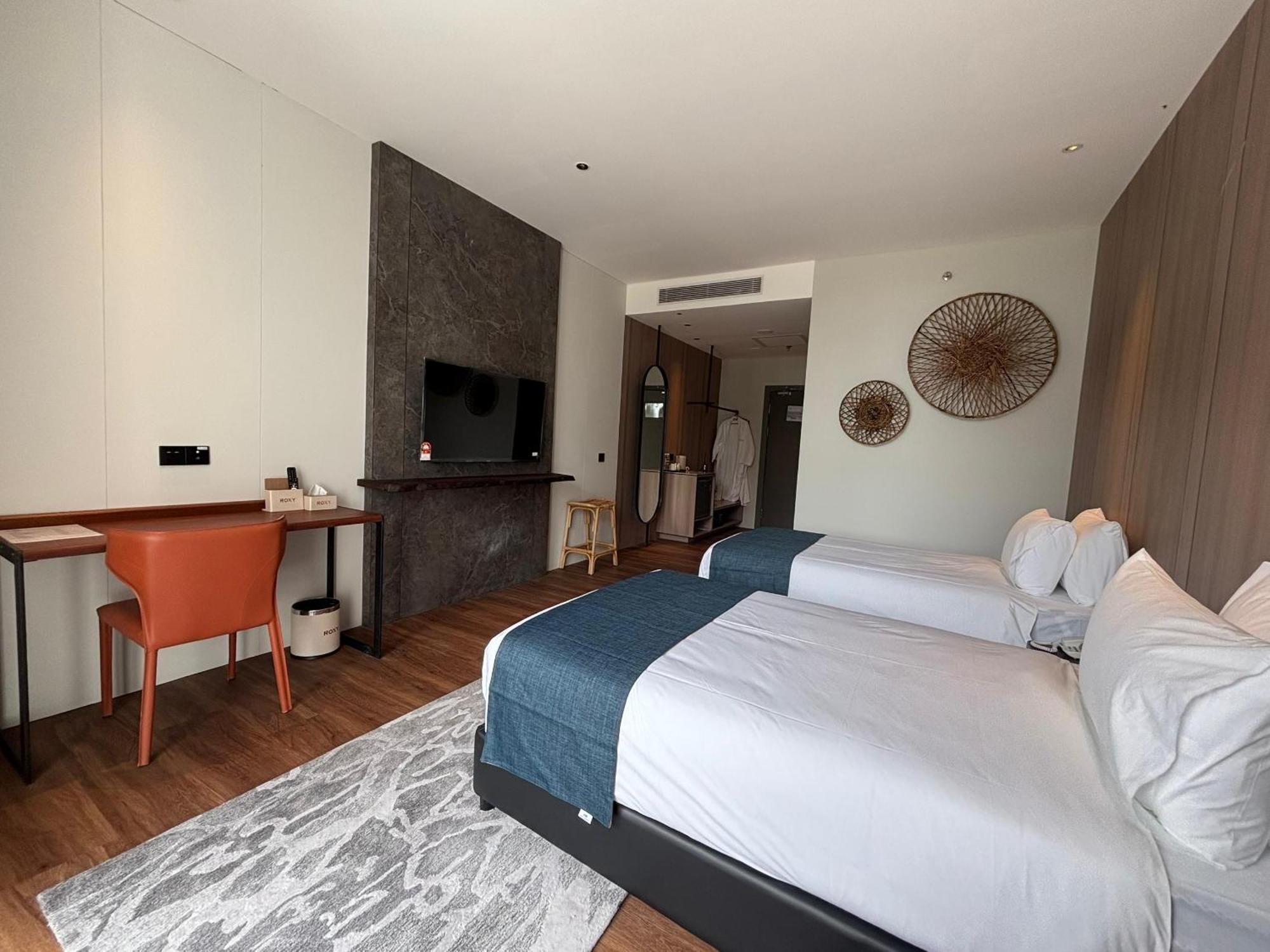 Roxy Beach Resort Sematan 외부 사진