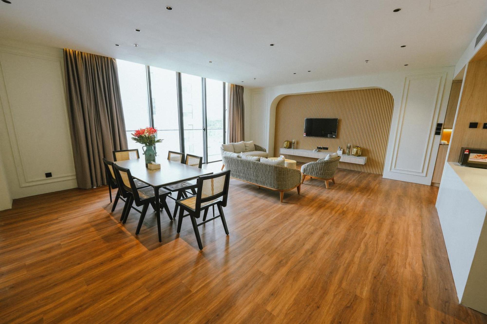 Roxy Beach Resort Sematan 외부 사진