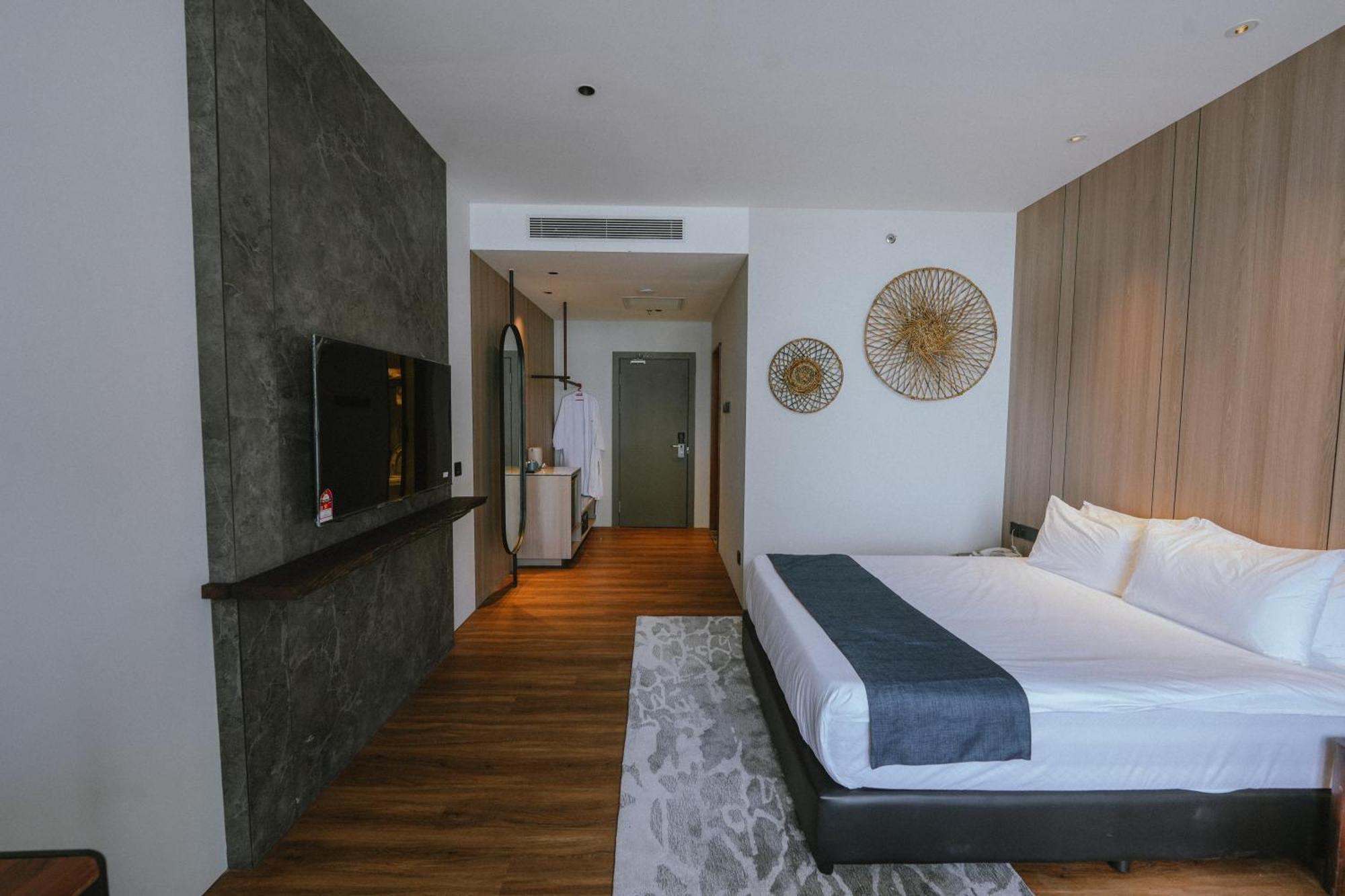 Roxy Beach Resort Sematan 외부 사진
