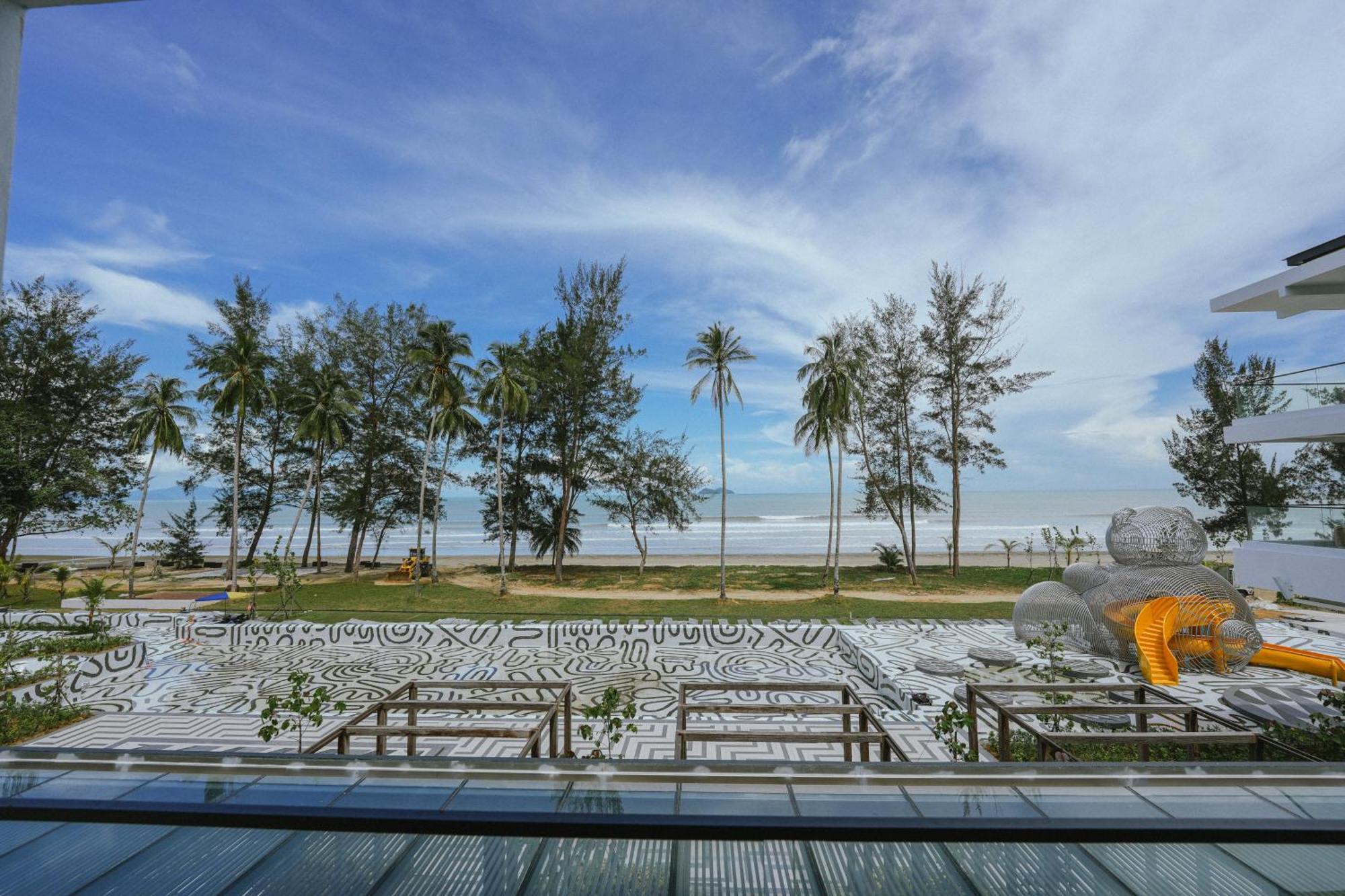 Roxy Beach Resort Sematan 외부 사진
